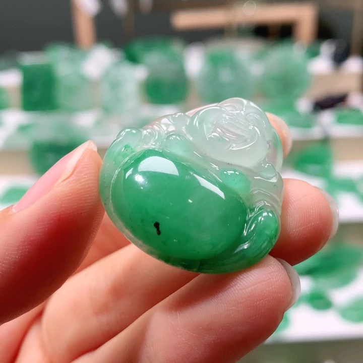 石英质玉未镶嵌颈饰天然非洲翠小包容8.4厚度