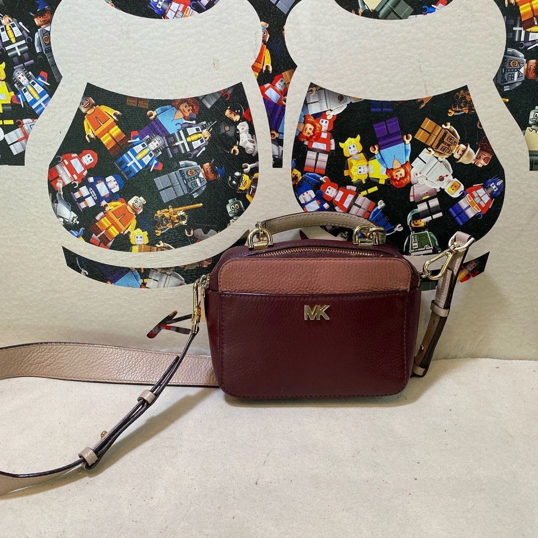 95新 MICHAEL KORS/迈克高仕 20823斜挎包