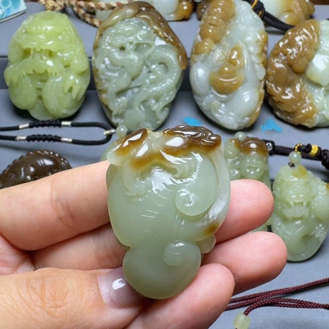 颈饰未镶嵌和田玉