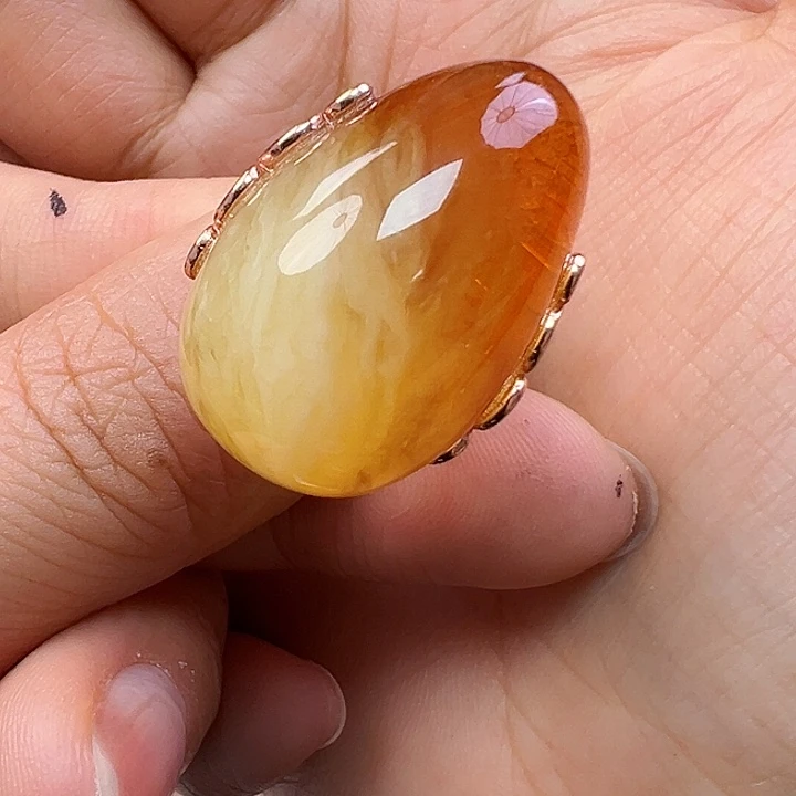 蜜蜡未镶嵌珠宝奇石