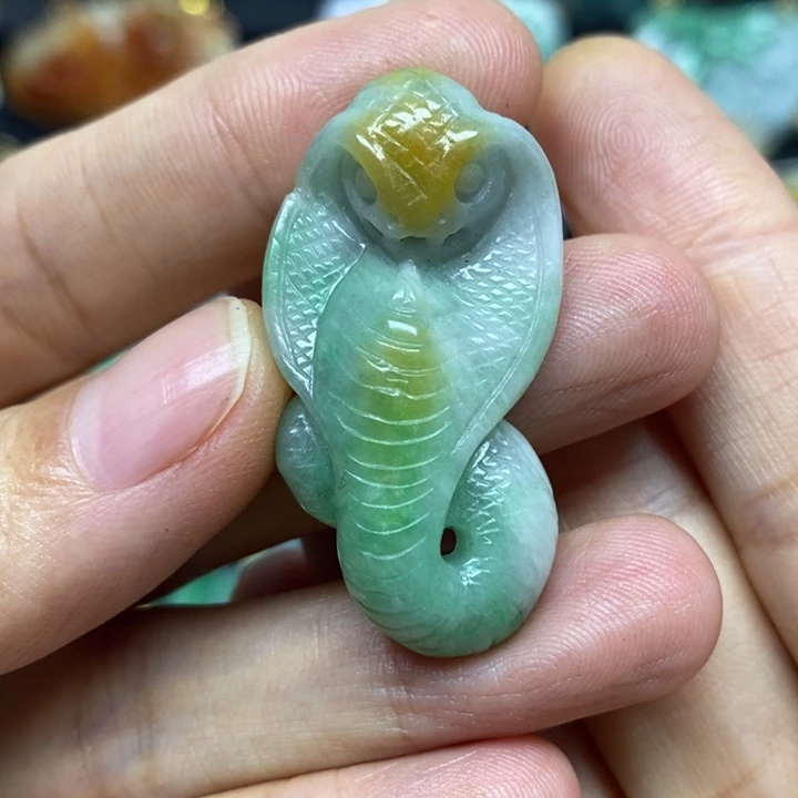 好***连翡翠未镶嵌颈饰翡翠