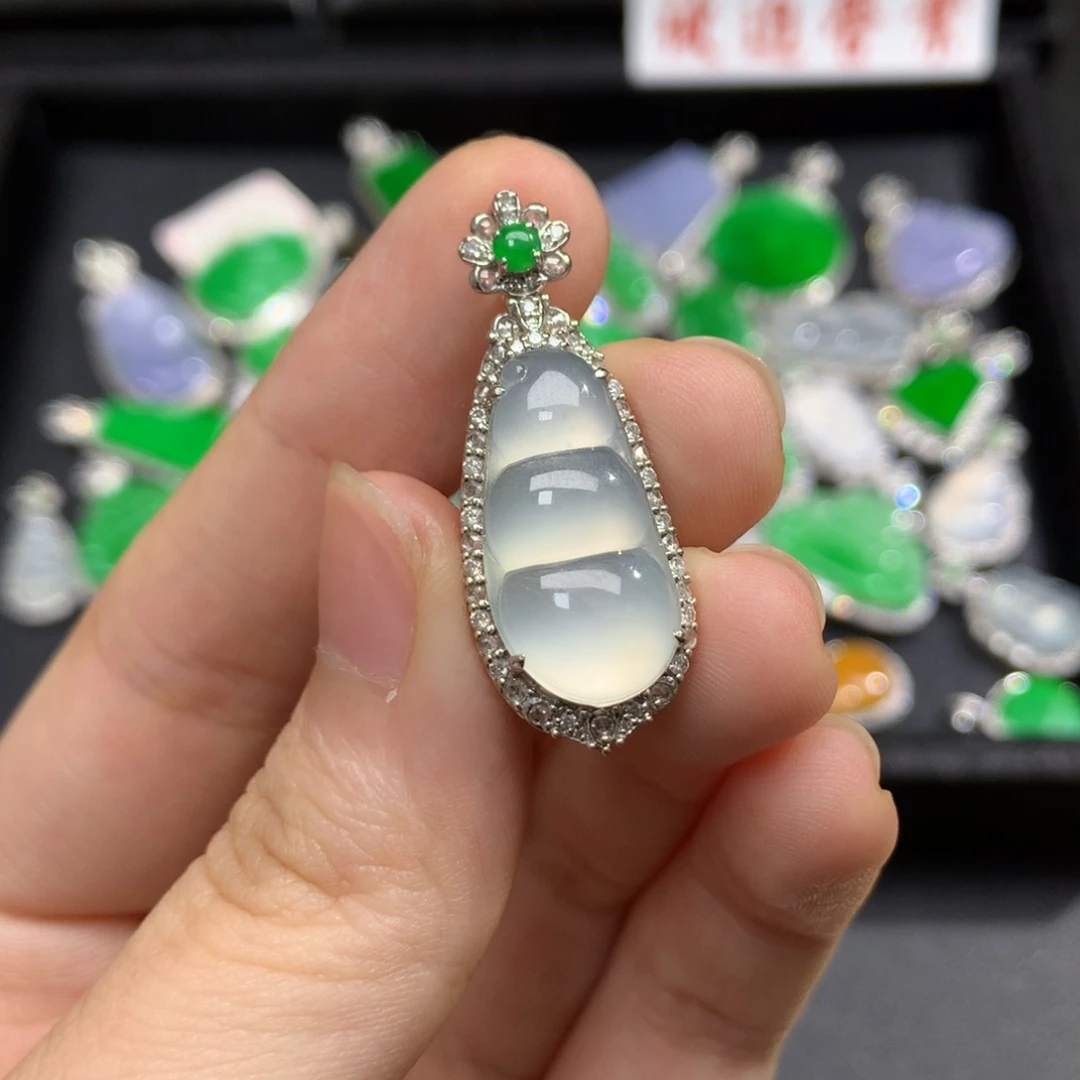 吊坠(不含链)18K金镶嵌翡翠