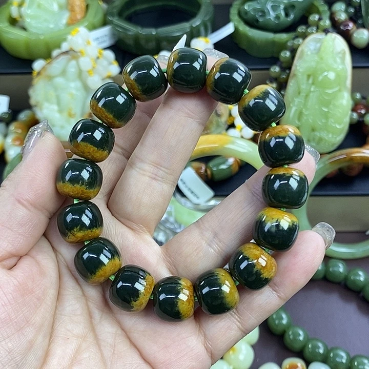 用***竹透闪石质玉未镶嵌手串