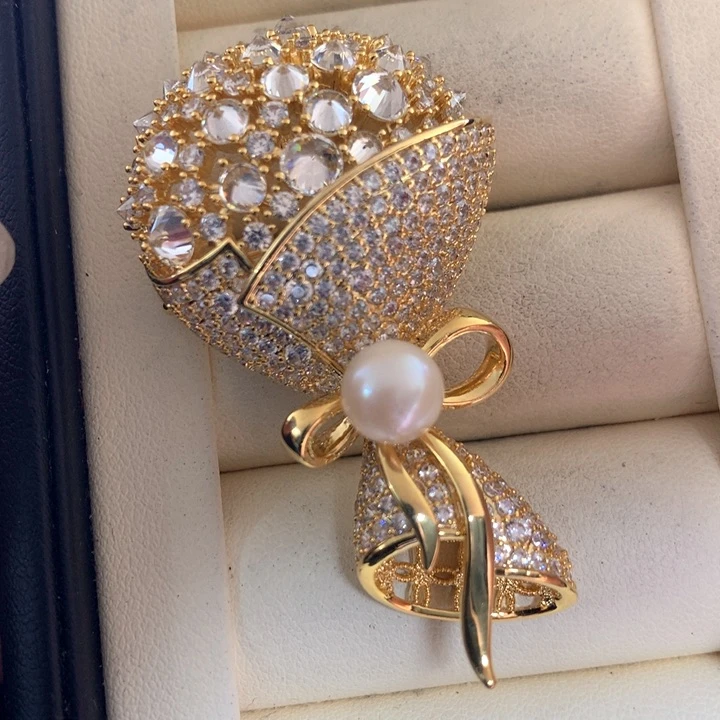 未镶嵌胸饰海水珍珠