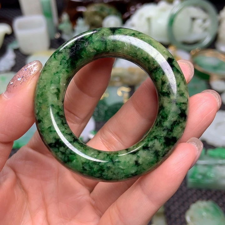 翡翠未镶嵌挂件清