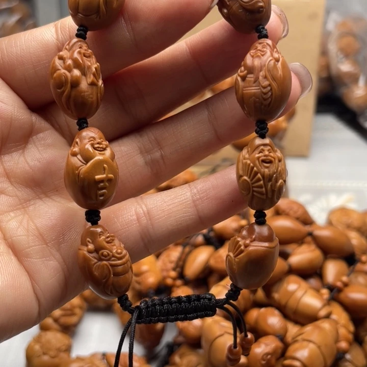 橄榄核手串雕刻艺术