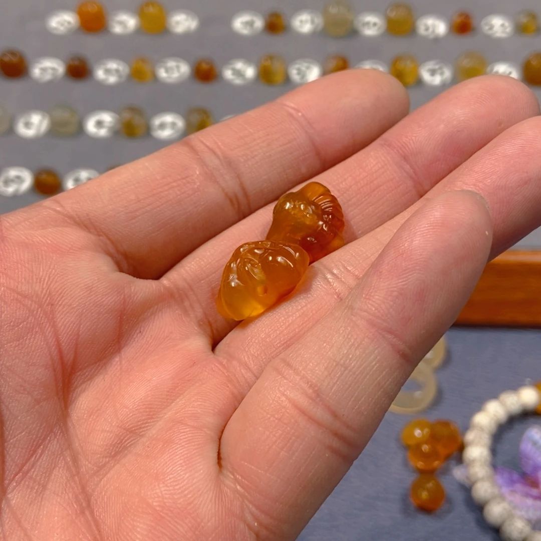 玛瑙/玉髓颈饰合金烽**经背云