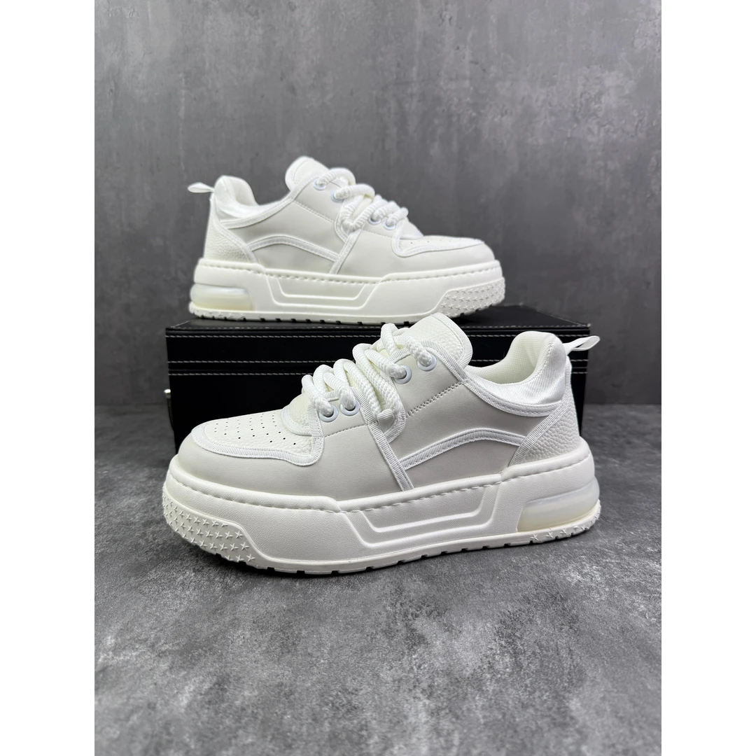 2025秋季新款厚底时尚舒适休闲鞋男士增高板鞋百搭面包鞋潮流男鞋