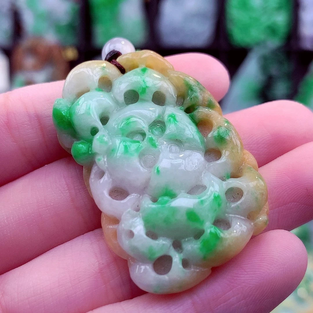 翡翠未镶嵌颈饰挂件