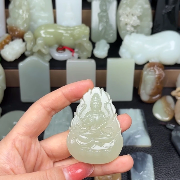 颈饰未镶嵌和田玉