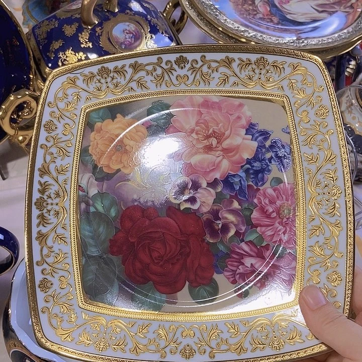 瓷片微瑕2只…………………………………