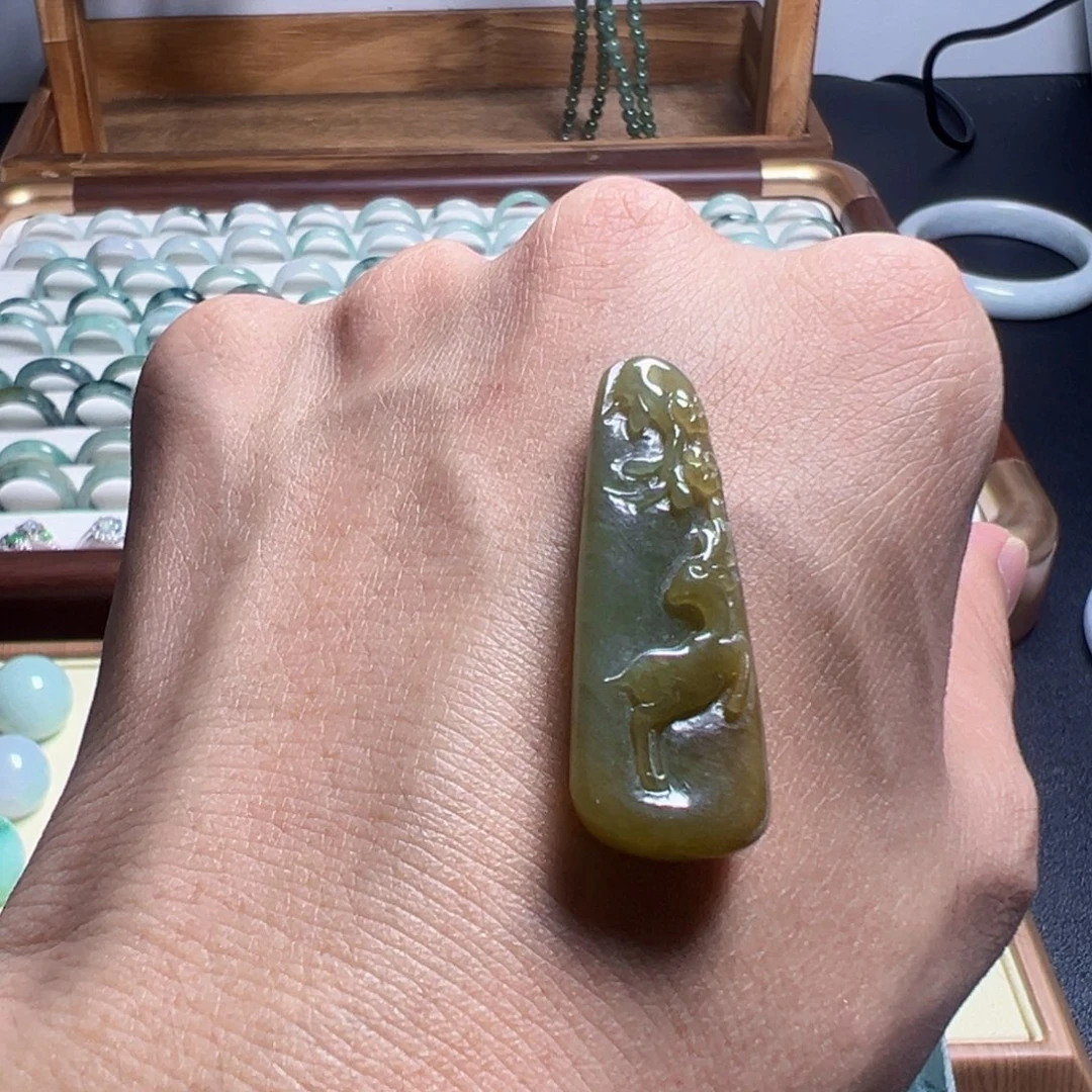 颈饰未镶嵌翡翠翡费挂件