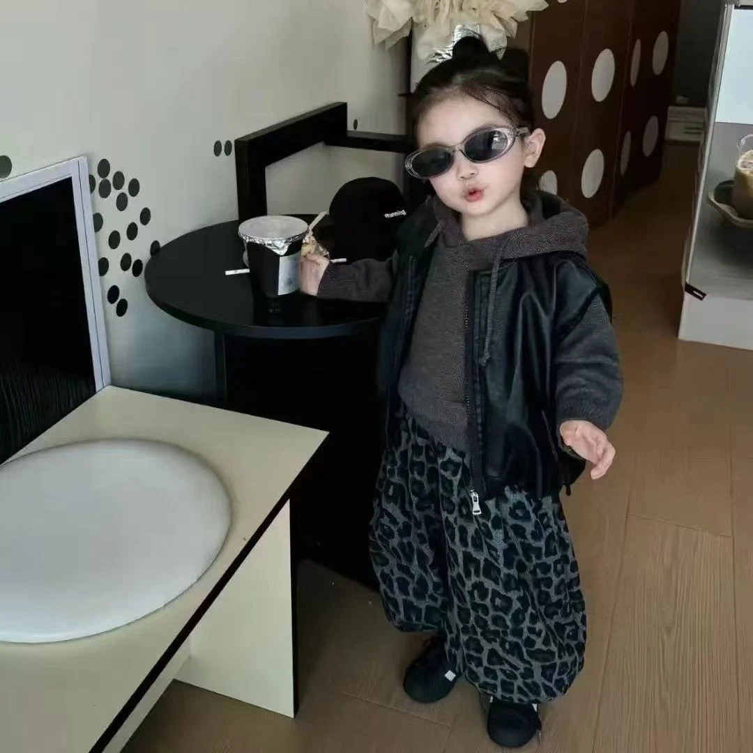 女童秋冬款套装2025新款豹纹奶奶裤韩版连帽毛衣皮衣洋气三件套潮