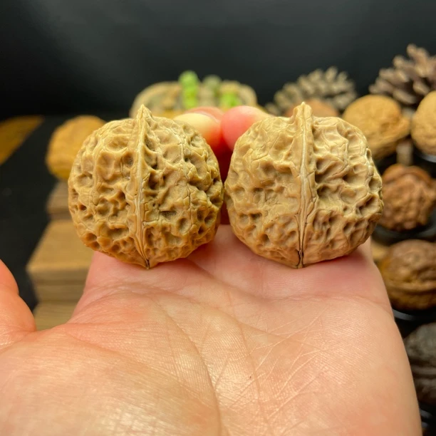 37尺寸  窟窿包（云南铁核桃一物一图产地直发）
