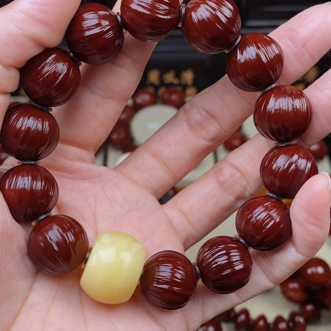 M***布橄榄核吊坠定风珠