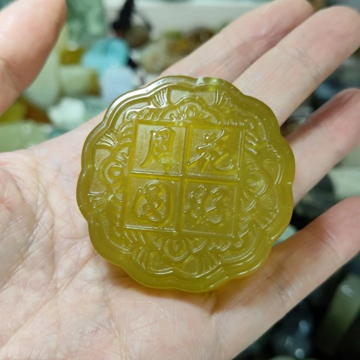 岫玉未镶嵌手把件车挂多用款式
