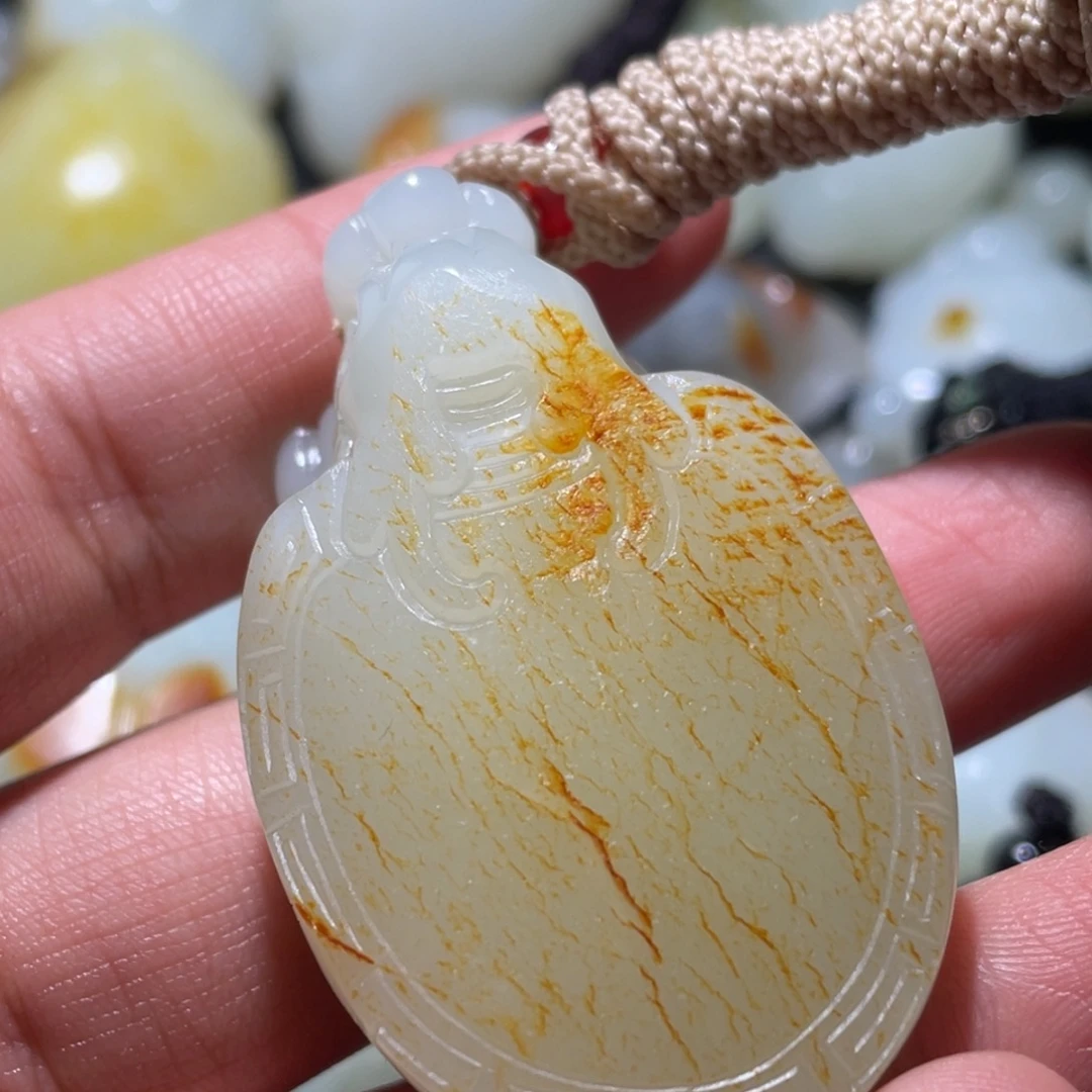 随***缘和田玉未镶嵌颈饰
