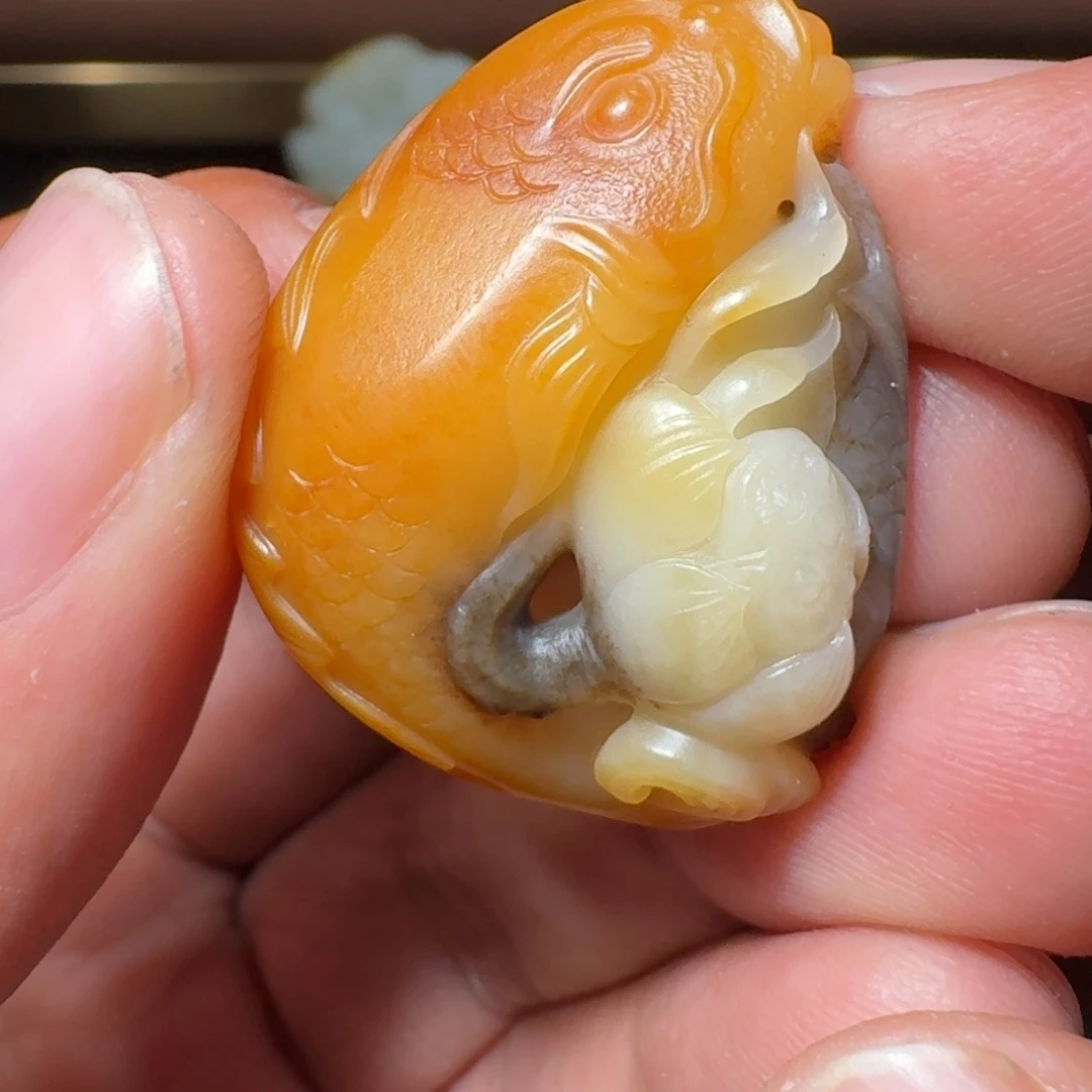 和田玉18K金镶嵌颈饰