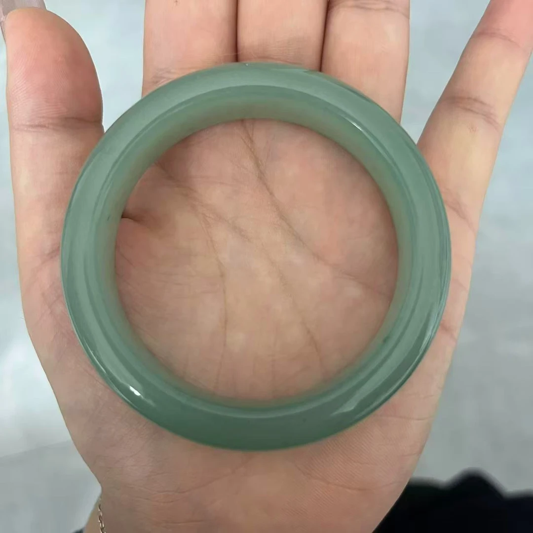 新疆天然东陵玉正圈手镯