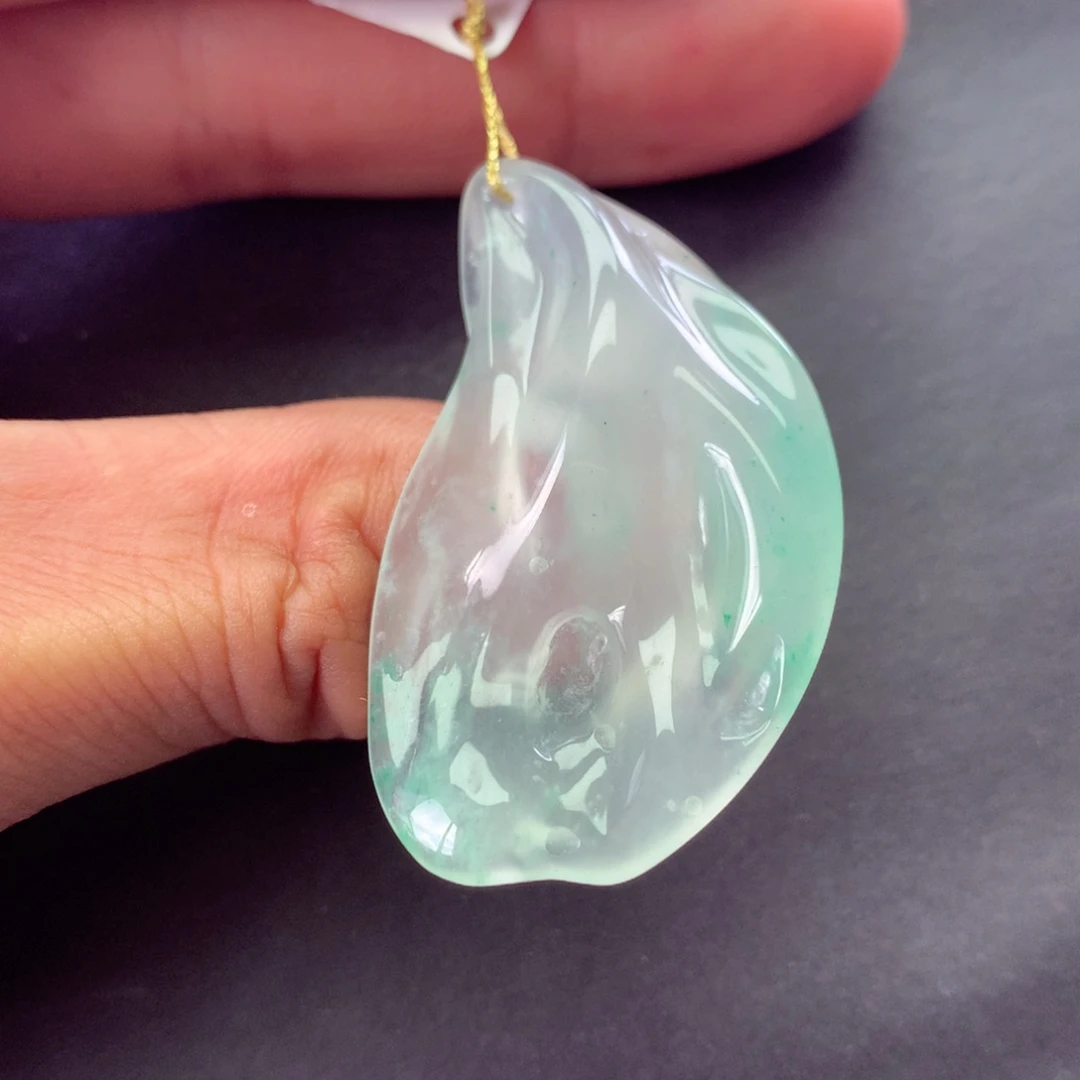 颈饰未镶嵌石英质玉