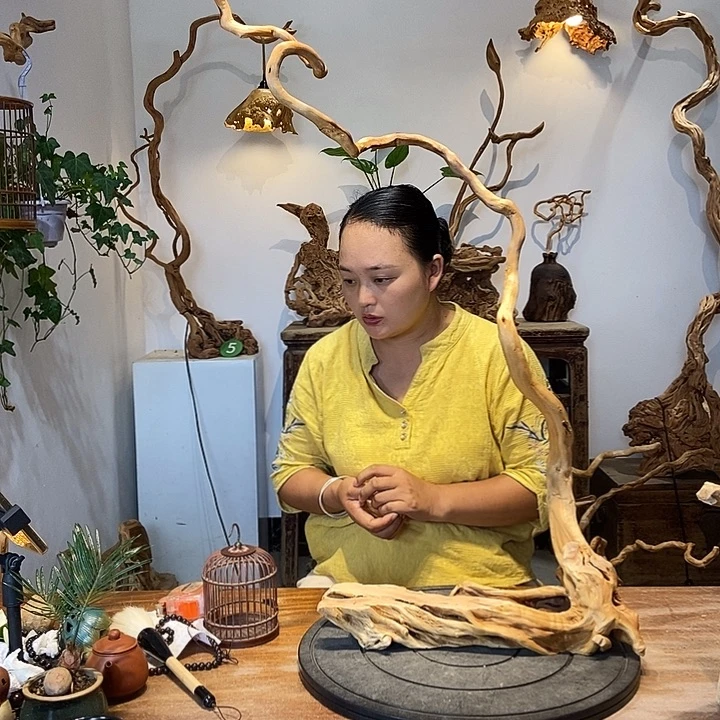 走***路天然根雕陶制艺术品