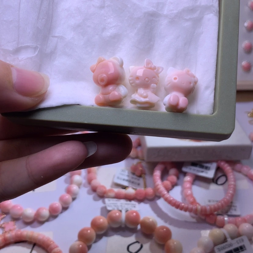 【闪购商品】查罗石颈饰合金福利