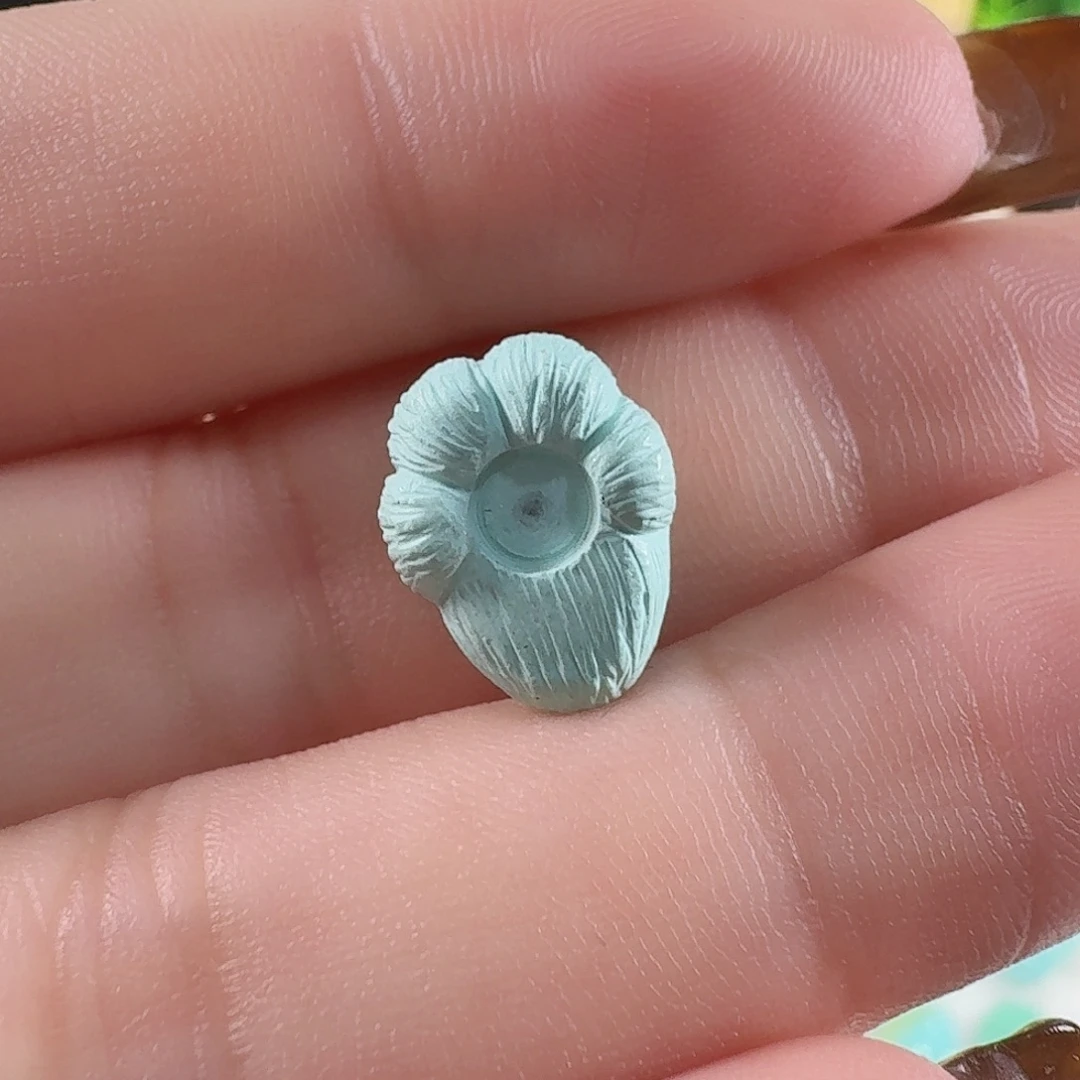 绿松石未镶嵌颈饰