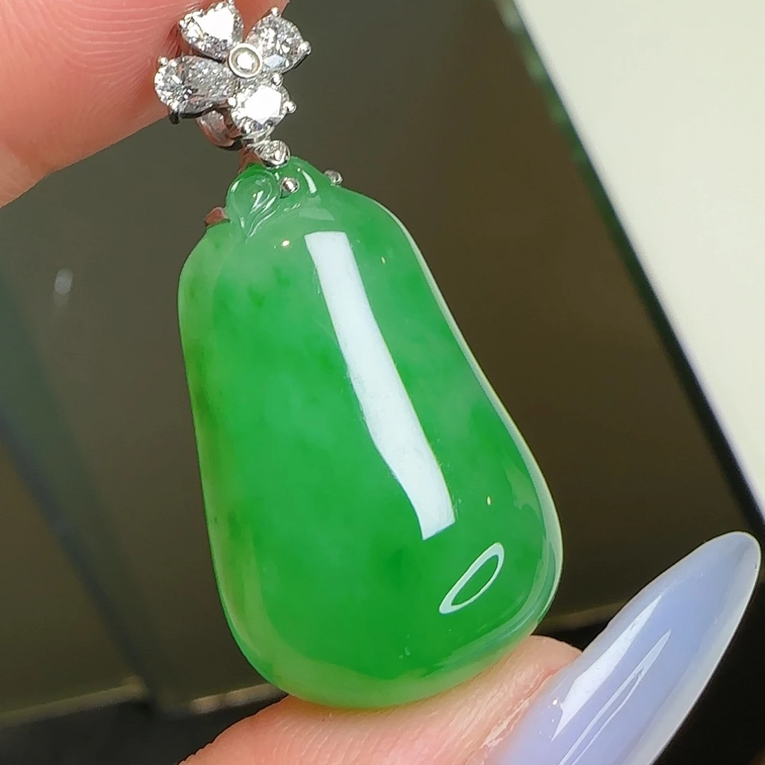 颈饰18K金镶嵌翡翠天然翡翠