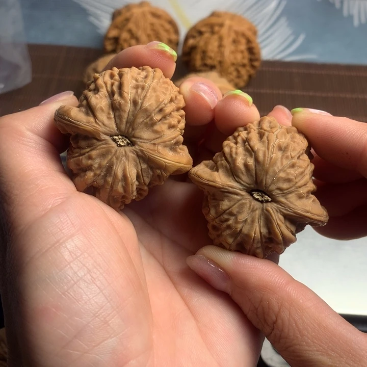 吊坠文玩核桃～****~血麒麟