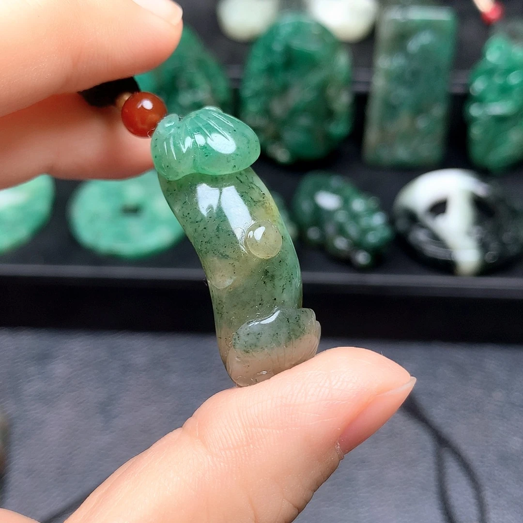 独山玉未镶嵌颈饰