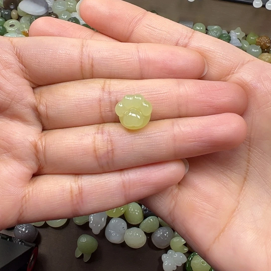 *****和田玉未镶嵌颈饰