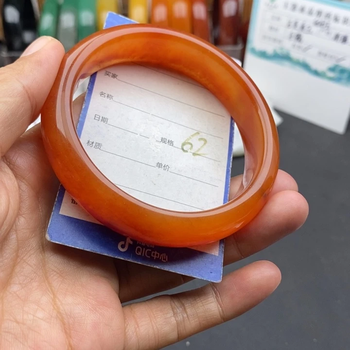 未镶嵌手镯石英质玉