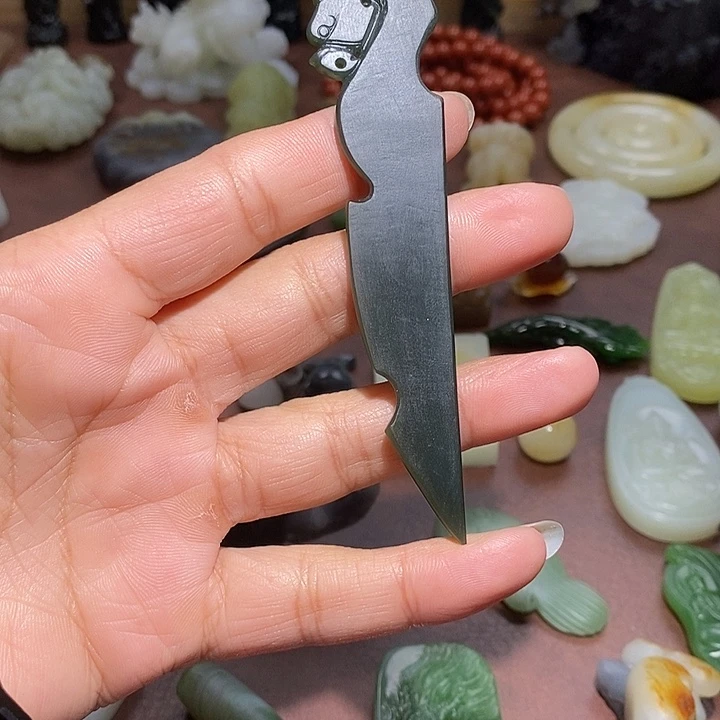 看***客和田玉未镶嵌颈饰