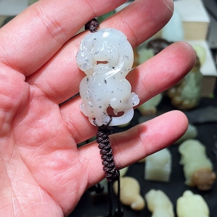 颈饰未镶嵌和田玉