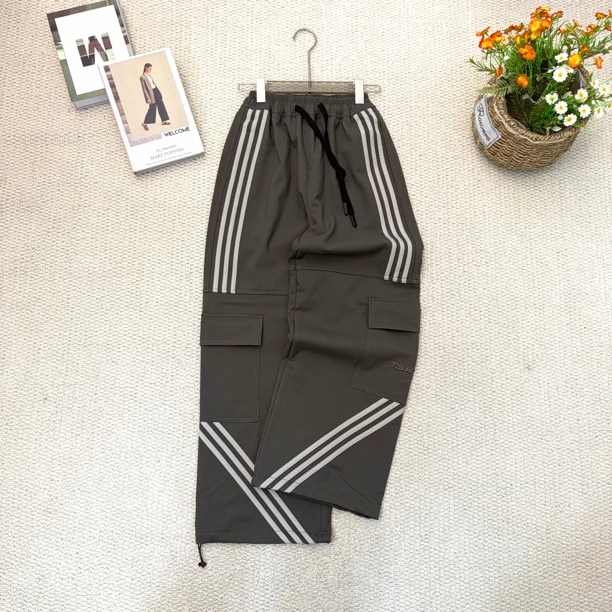 中大童拉条口袋加绒伞兵裤8028豆绿色