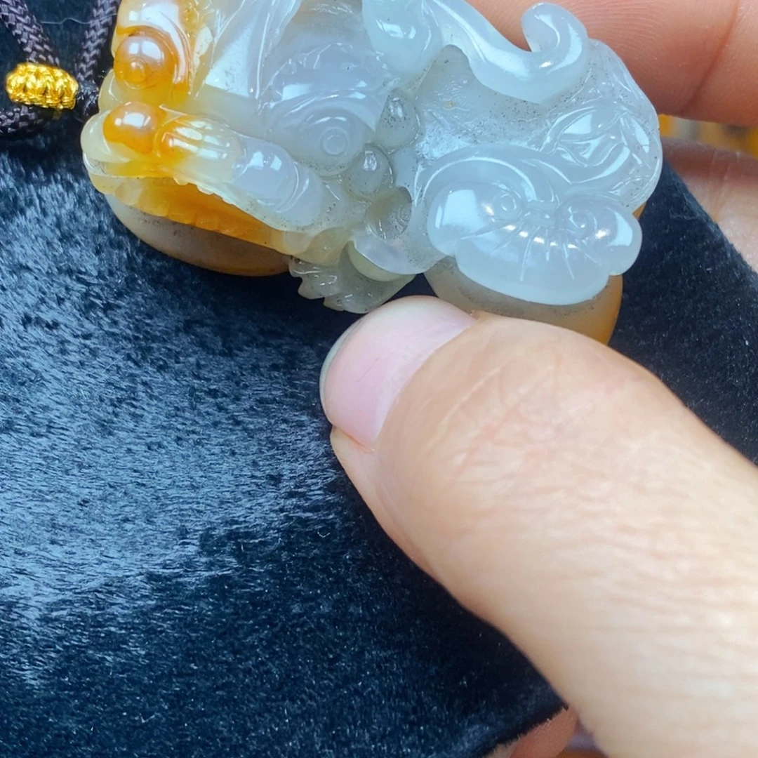 未镶嵌石英质玉（黄龙玉）吊坠(不含链)
