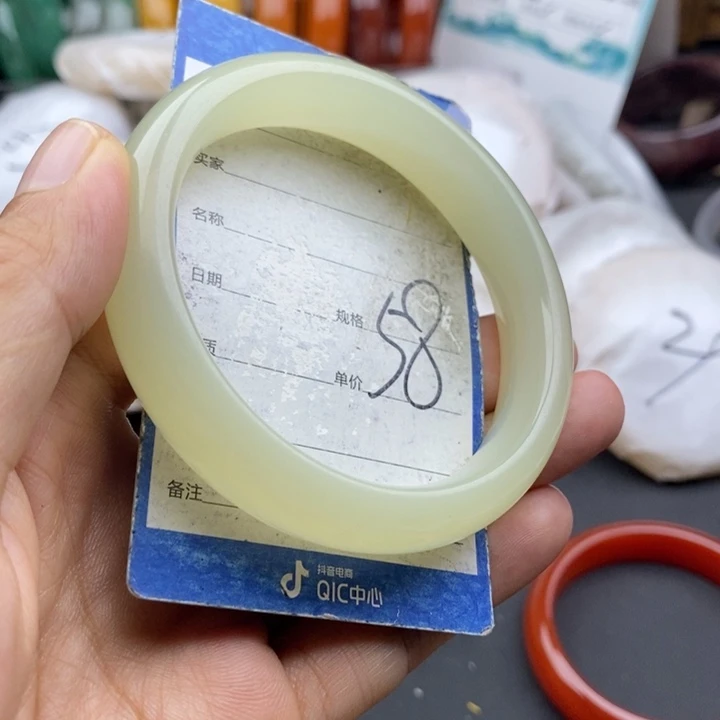 石英质玉未镶嵌手镯