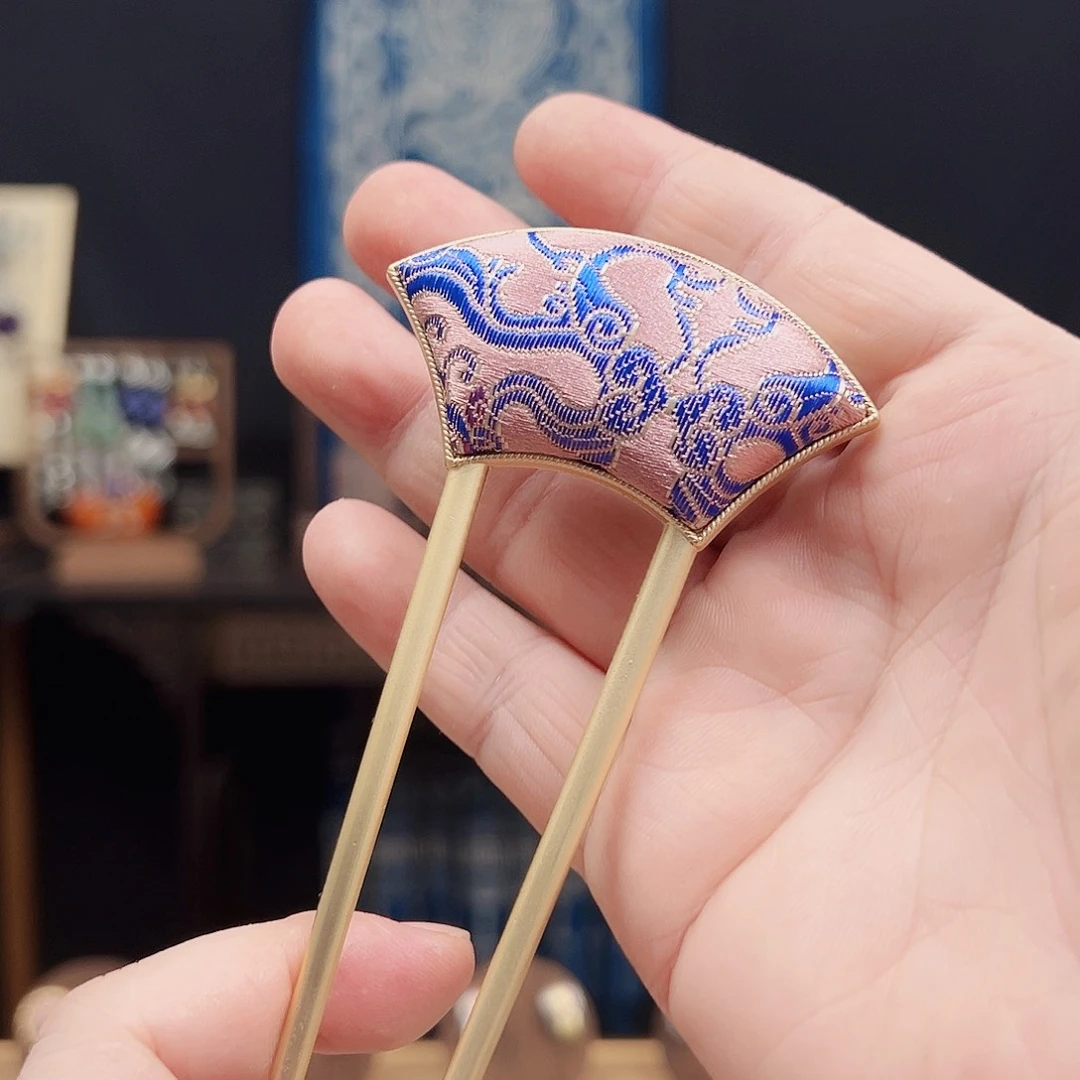 刺绣非遗手工饰品