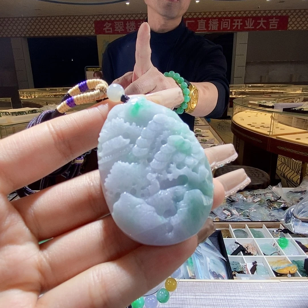 翡翠颈饰未镶嵌翡翠