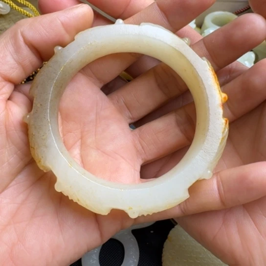 和田玉挂件未镶嵌随**得