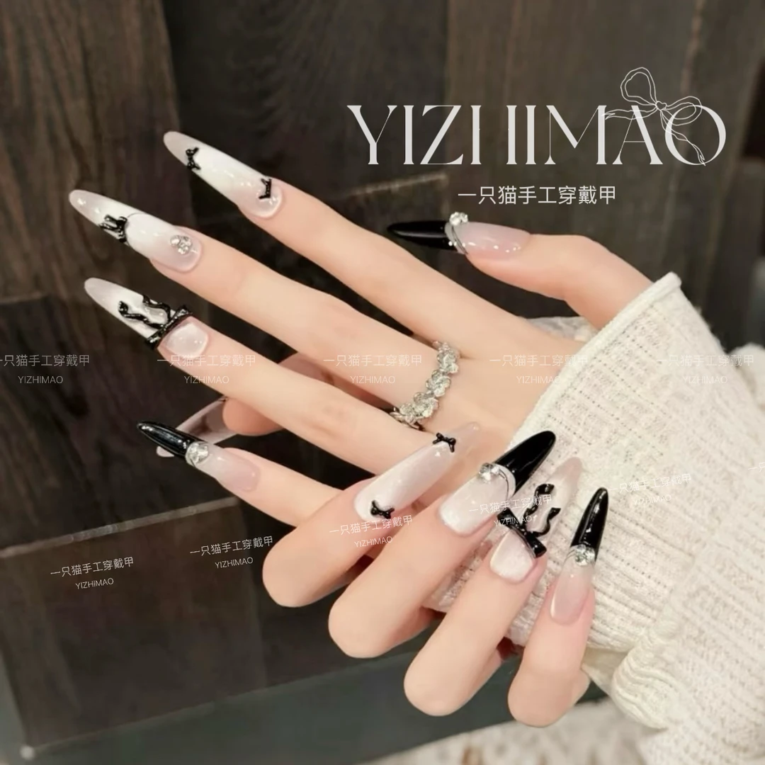 【黑巧慕斯】一只猫·气质感精致黑法蝴蝶结贴钻银灰猫眼手工穿戴甲
