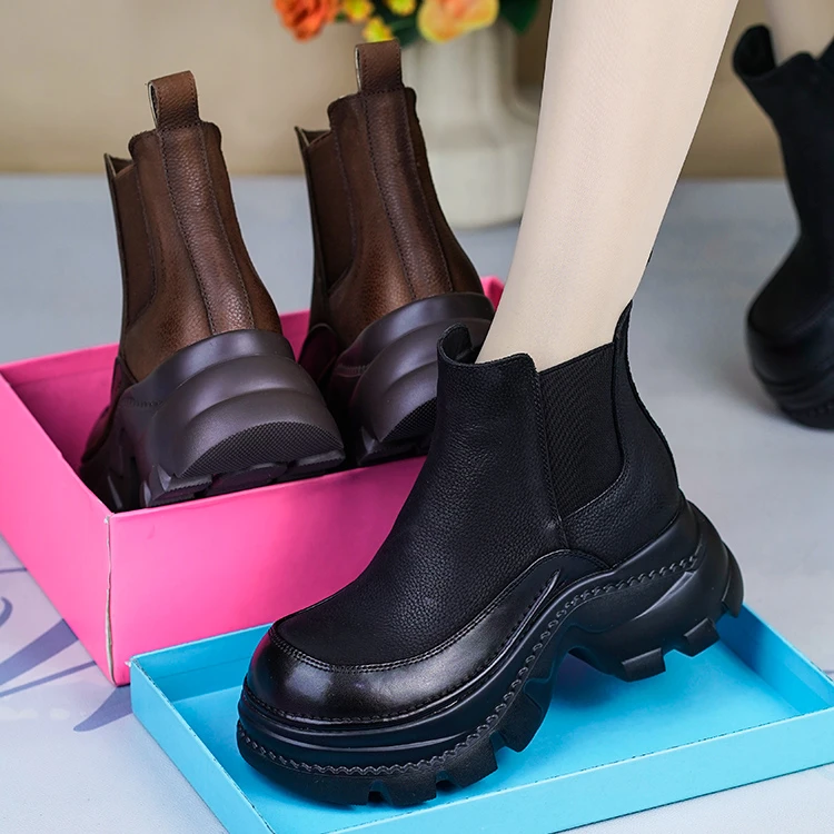 BHM8756-2新款真皮女靴冬季加绒棉鞋全牛皮短靴时尚厚底女马丁靴