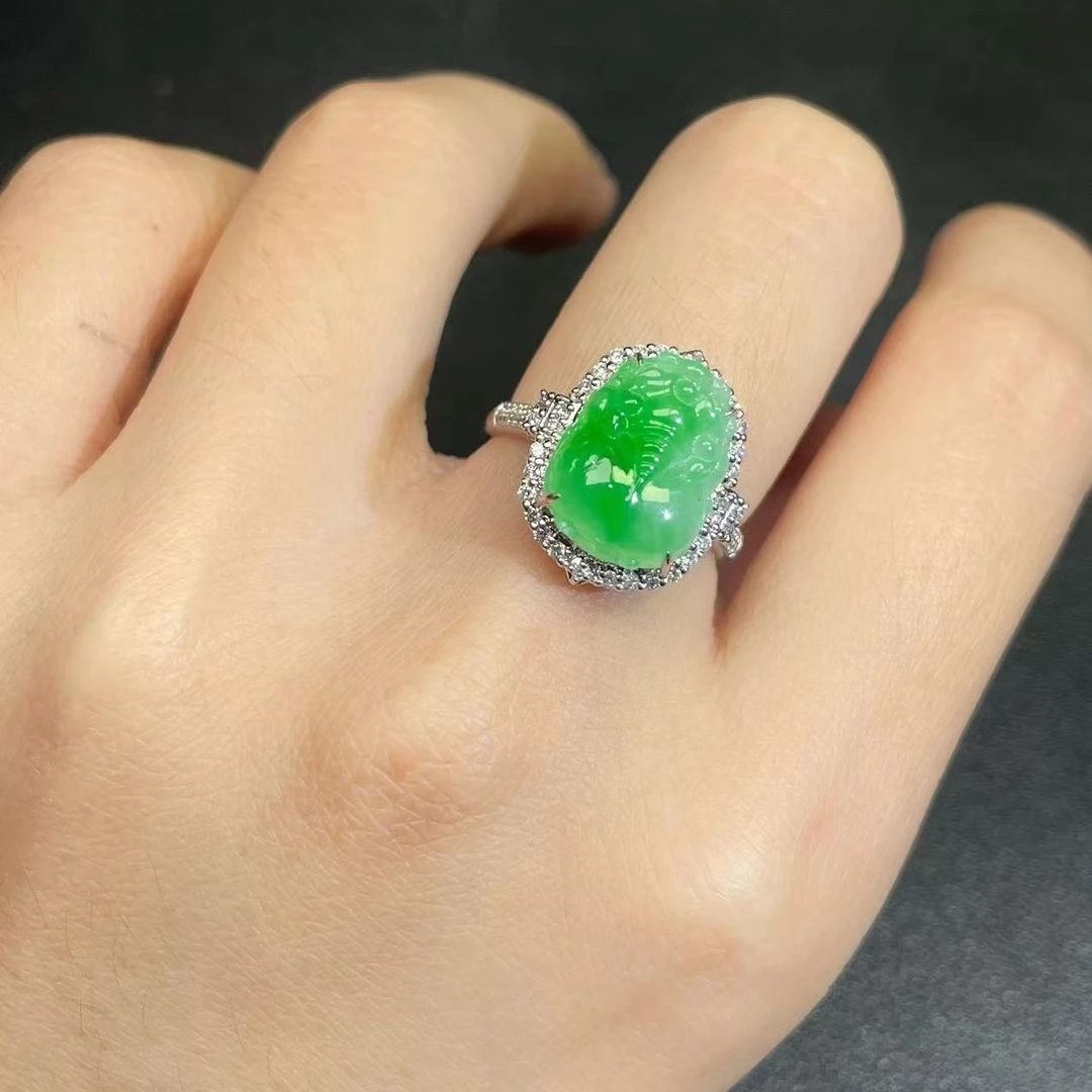18k金镶嵌缅甸A货翡翠(不含链)