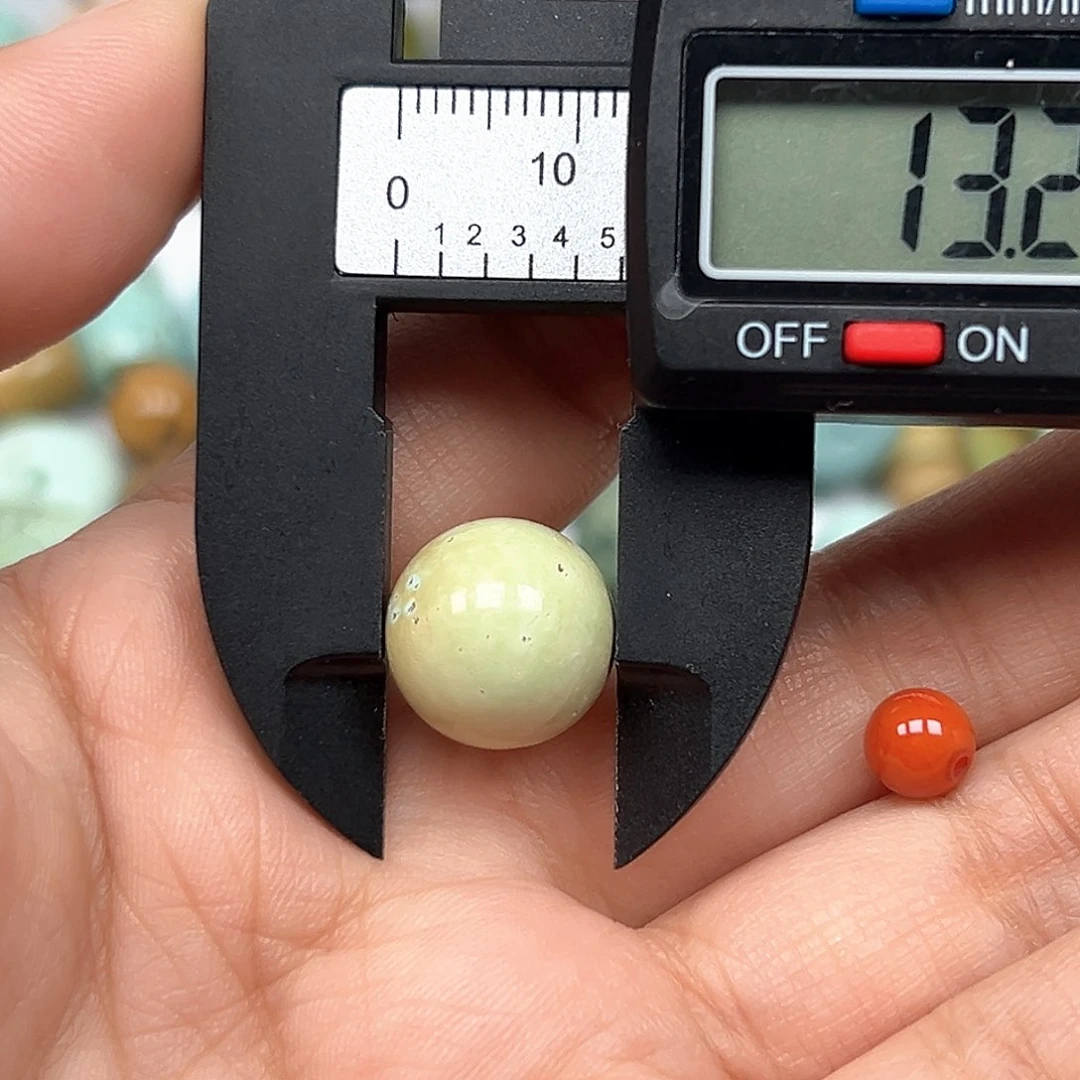 南红玛瑙未镶嵌珠宝奇石