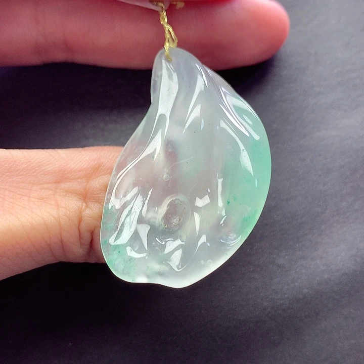 颈饰未镶嵌石英质玉