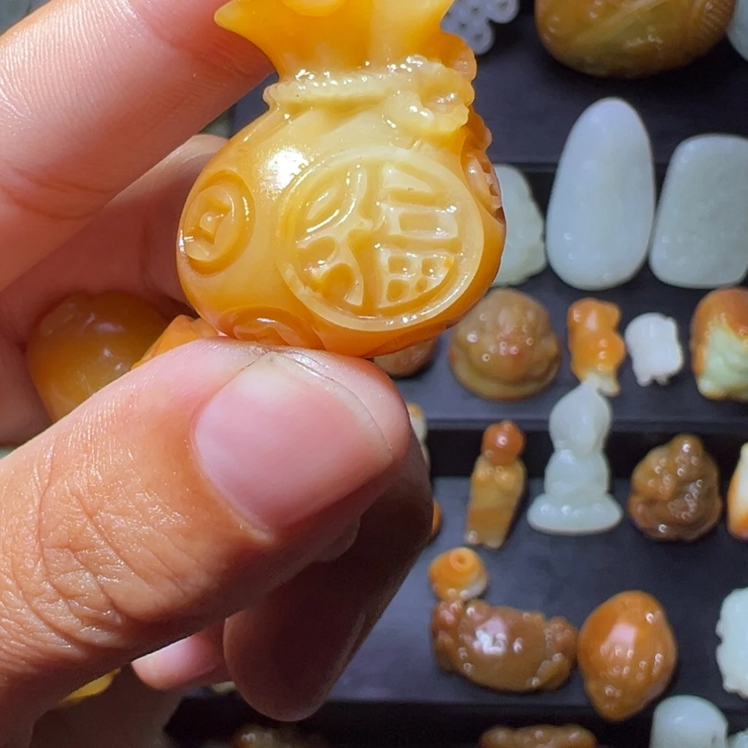 许***平和田玉未镶嵌挂件