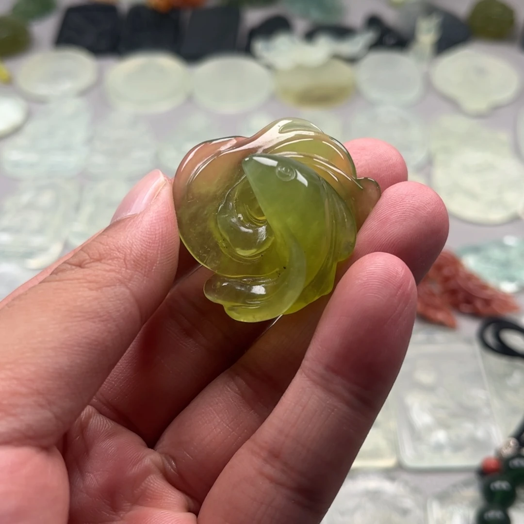 未镶嵌蛇纹石玉颈饰