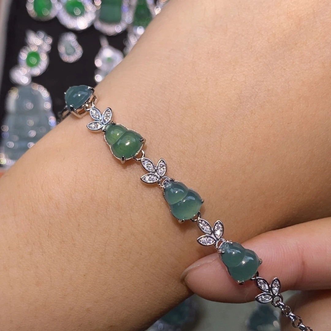 颈饰未镶嵌翡翠天然