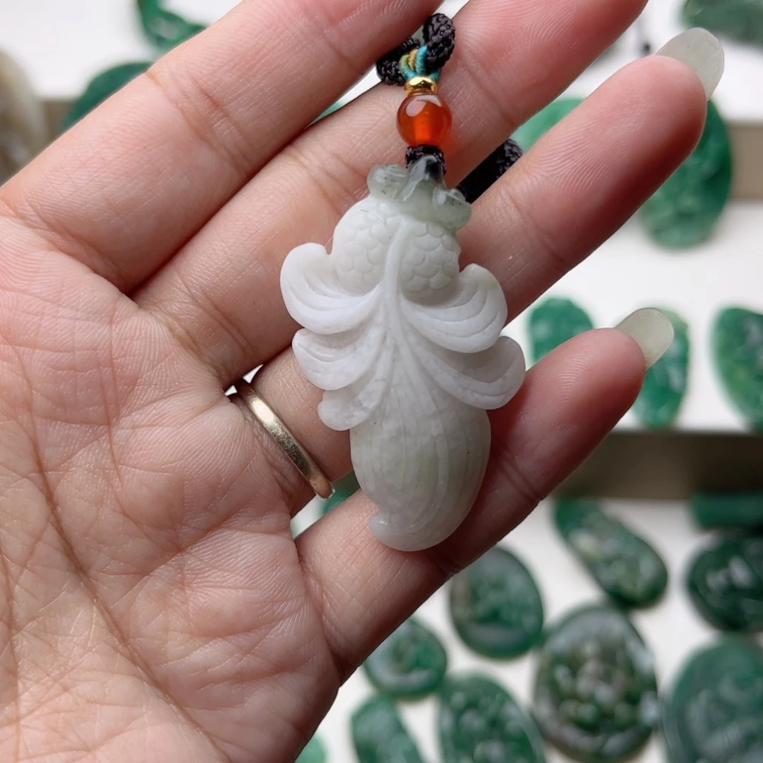 独山玉未镶嵌挂件