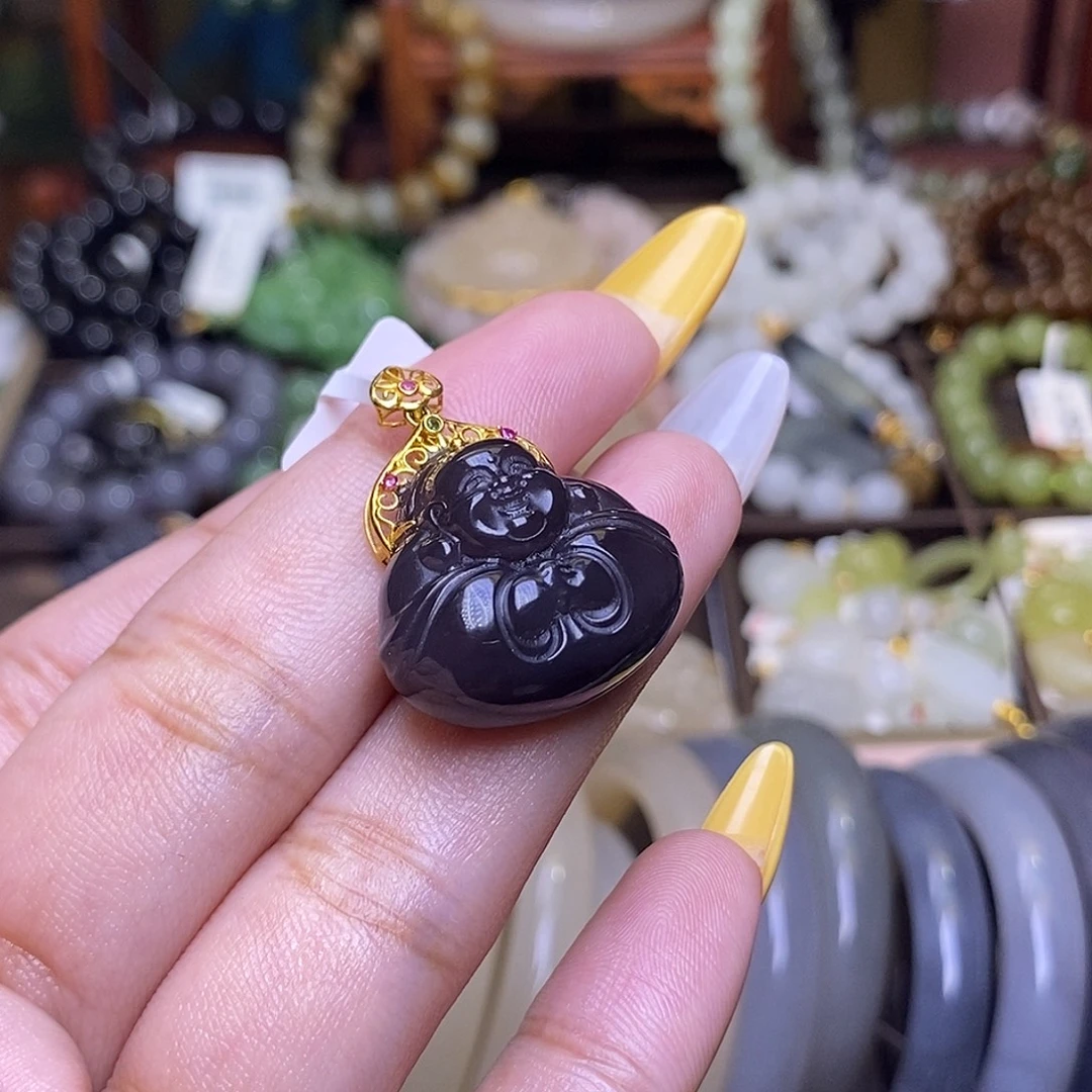 和田玉未镶嵌颈饰浓烟紫帝王紫老矿料金镶抱抱佛